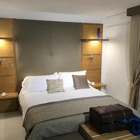 Bed & Breakfast Hotiday Collection - Residenza Scarlatti Naples