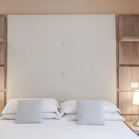 Oda ve Kahvaltı Hotiday Collection - Residenza Scarlatti 2*