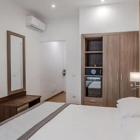 Hotiday Collection - Residenza Scarlatti Oda ve Kahvaltı Napoli